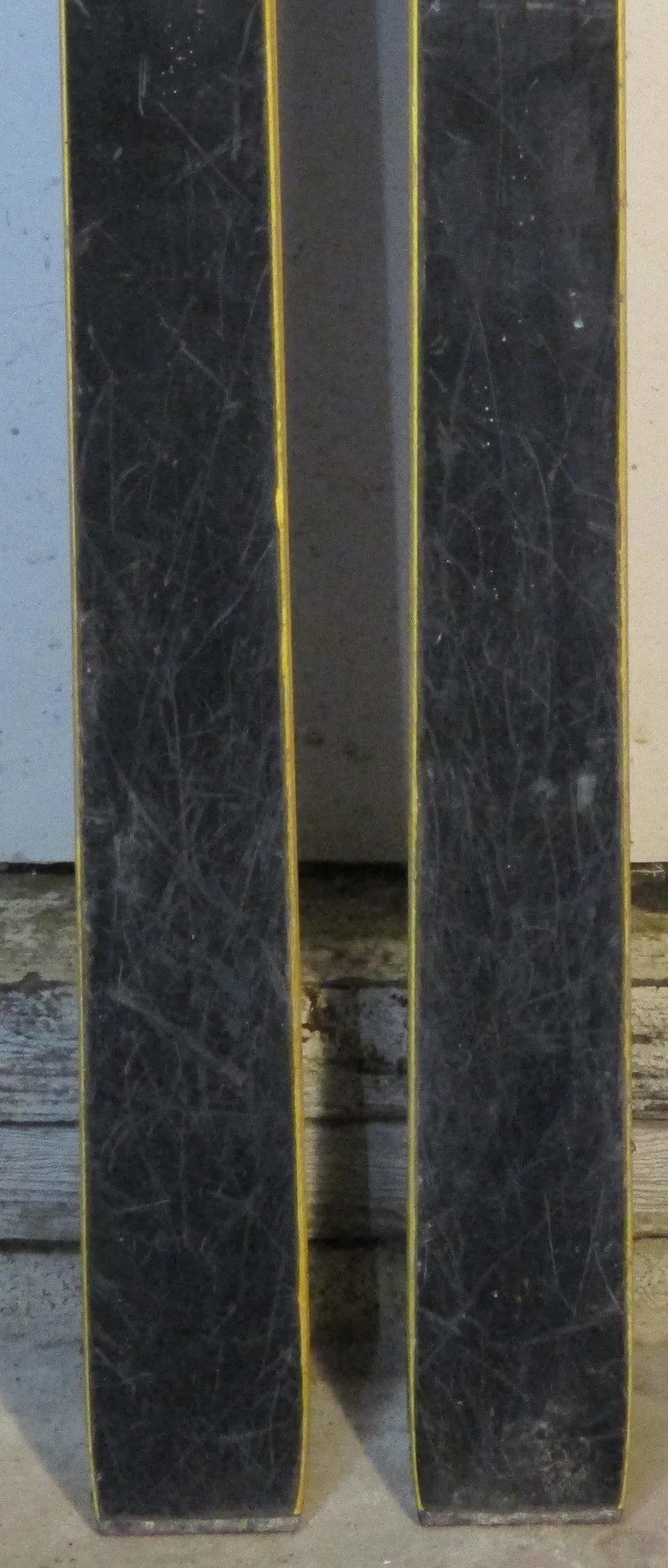 Dynamic VR17 Snow Ski 200 cm For Sale with Tyrolia 350 Binding
